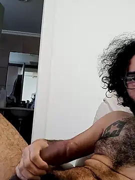 Snapshot of Batou1683 chatting on 02-12-26, 12:44 Batou1683 online show from 02-12-26, 12:44