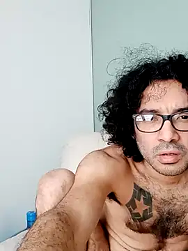 Snapshot of Batou1683 chatting on 02-21-26, 10:16 Batou1683 online show from 02-21-26, 10:16