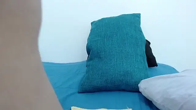 ElizabethMiler online show from 04-17-26, 03:15