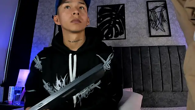 Snapshot of bliinkii_and_luka_ chatting on 02-11-26, 12:32 bliinkii and luka online show from 02-11-26, 12:32