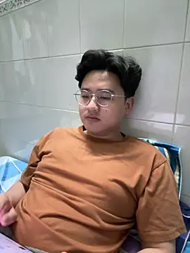 Snapshot of Kami_Kazo chatting on 02-11-26, 04:56 Kami Kazo online show from 02-11-26, 04:56