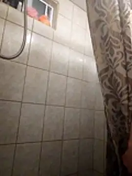 Snapshot of Mlo69 chatting on 02-25-26, 04:33 Mlo69 online show from 02-25-26, 04:33