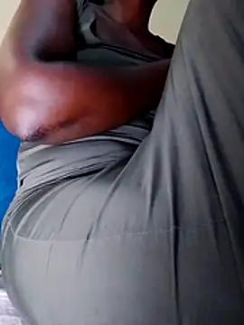 Snapshot of Charodine chatting on 03-28-26, 05:07 Charodine online show from 03-28-26, 05:07