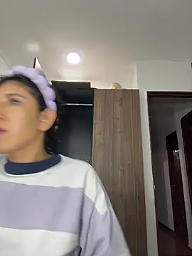 Snapshot of Violet_rousse7 chatting on 02-18-26, 01:12 Violet rousse7 online show from 02-18-26, 01:12