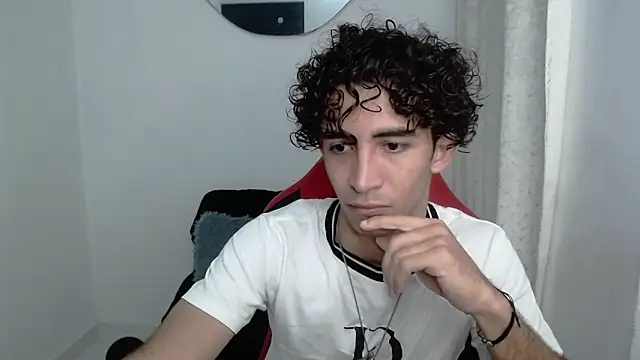 Caius fox online show from 02-04-26, 10:54