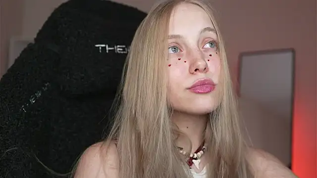 Snapshot of Appr0ved_ chatting on 02-14-26, 03:09 Appr0ved online show from 02-14-26, 03:09