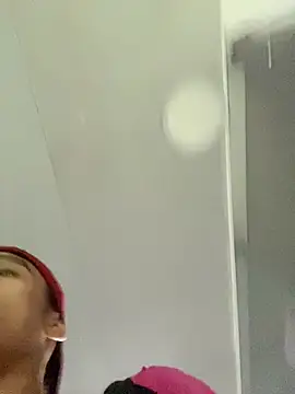 Snapshot of Dominik_Souza chatting on 02-14-26, 12:46 Dominik Souza online show from 02-14-26, 12:46