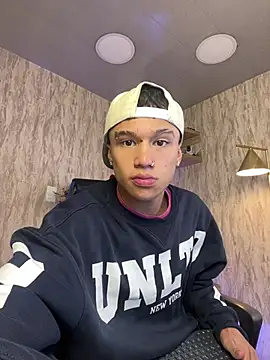 Snapshot of Dominik_Souza chatting on 02-21-26, 01:45 Dominik Souza online show from 02-21-26, 01:45