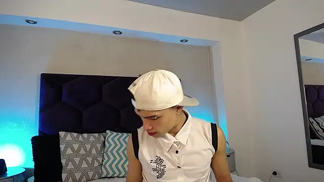 Dominik Souza online show from 03-12-26, 06:58