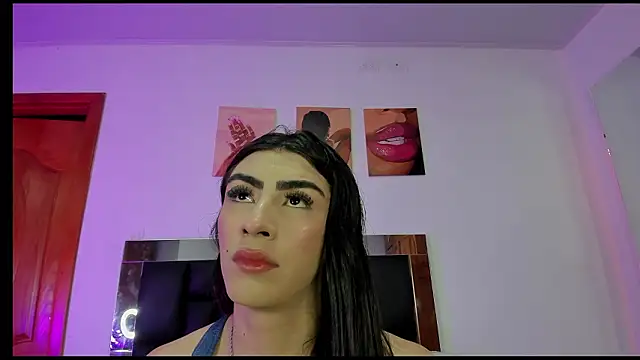 Snapshot of Isabella_Moon9 chatting on 02-05-26, 11:15 Isabella Moon9 online show from 02-05-26, 11:15