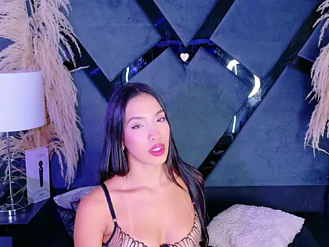 Snapshot of KylieWhitee chatting on 02-06-26, 06:07 KylieWhitee online show from 02-06-26, 06:07