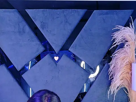 KylieWhitee online show from 03-04-26, 12:00