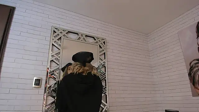 AlanaaHell online show from 04-06-26, 09:05