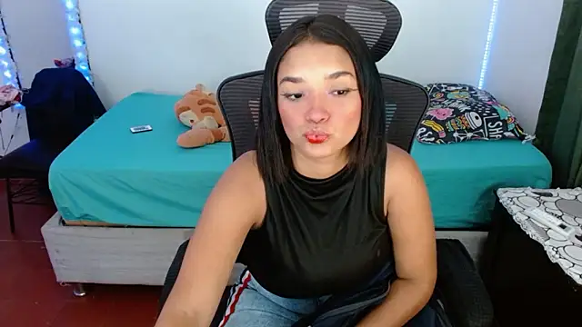 Snapshot of Lolitaa__VIP chatting on 03-03-26, 08:04 Lolitaa VIP online show from 03-03-26, 08:04