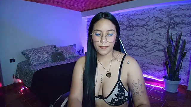 Snapshot of Camila_IRoose chatting on 06-19-26, 11:30 Camila IRoose online show from 06-19-26, 11:30