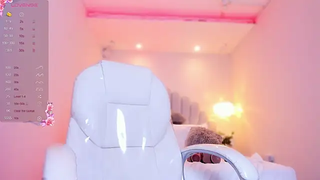 KataThonpson online show from 04-11-26, 07:56