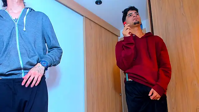 Snapshot of TheBatMansion chatting on 02-06-26, 01:21 TheBatMansion online show from 02-06-26, 01:21