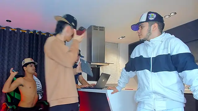 Snapshot of TheBatMansion chatting on 02-19-26, 11:12 TheBatMansion online show from 02-19-26, 11:12