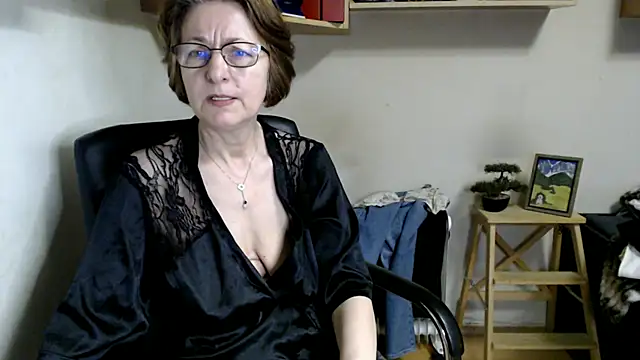 Snapshot of katemodel chatting on 06-16-26, 05:43 katemodel online show from 06-16-26, 05:43