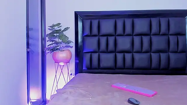 mia roosee1 online show from 04-11-26, 07:45