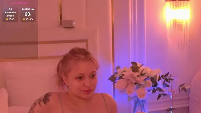 Snapshot of MollyHilton chatting on 03-03-26, 05:52 MollyHilton online show from 03-03-26, 05:52