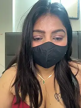 Snapshot of Myra_Desire69 chatting on 02-15-26, 01:20 Myra Desire69 online show from 02-15-26, 01:20