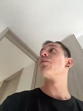 Snapshot of AxelMuller chatting on 02-18-26, 02:13 AxelMuller online show from 02-18-26, 02:13