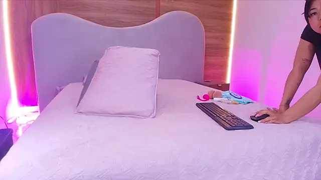 Snapshot of shaina_adams chatting on 02-28-26, 12:06 shaina adams online show from 02-28-26, 12:06