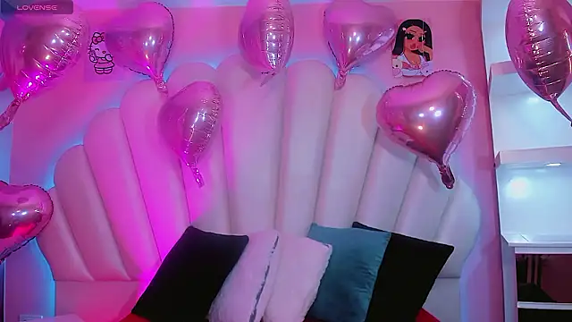 Snapshot of Maia_Hotts chatting on 02-11-26, 11:48 Maia Hotts online show from 02-11-26, 11:48