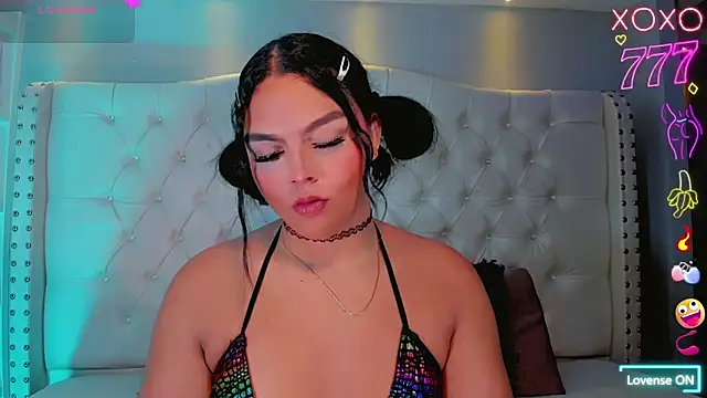 Maia Hotts online show from 05-21-26, 07:54