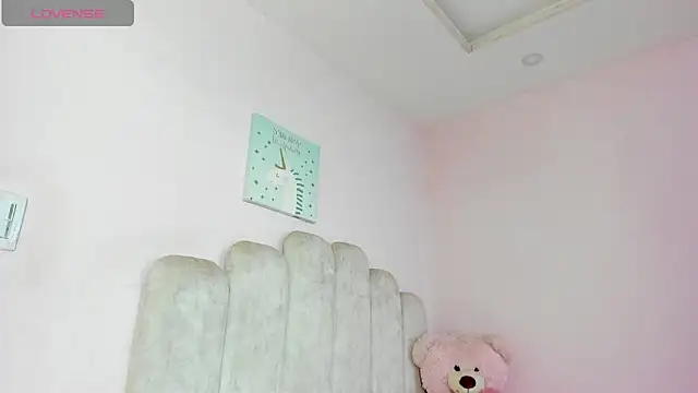 paula cosioo online show from 04-18-26, 02:32