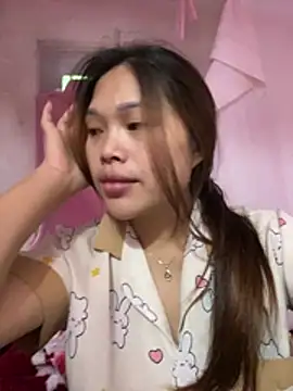 Snapshot of Emxinhka1 chatting on 05-14-26, 12:06 Emxinhka1 online show from 05-14-26, 12:06