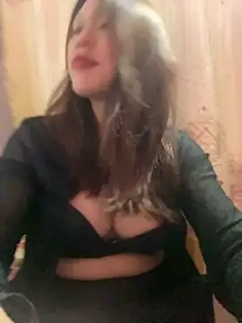 Snapshot of Emxinhka1 chatting on 06-09-26, 04:18 Emxinhka1 online show from 06-09-26, 04:18