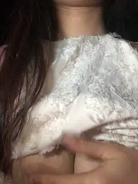 Snapshot of uyensexy chatting on 02-08-26, 07:34 uyensexy online show from 02-08-26, 07:34