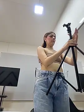 Snapshot of AriaWillssX chatting on 02-14-26, 08:05 AriaWillssX online show from 02-14-26, 08:05