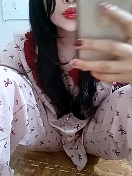 Snapshot of Moe-moex chatting on 02-12-26, 02:28 Moe-moex online show from 02-12-26, 02:28