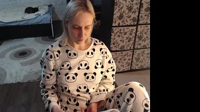 Snapshot of Your_guilty_pleasure1 chatting on 03-01-26, 06:43 Your guilty pleasure1 online show from 03-01-26, 06:43