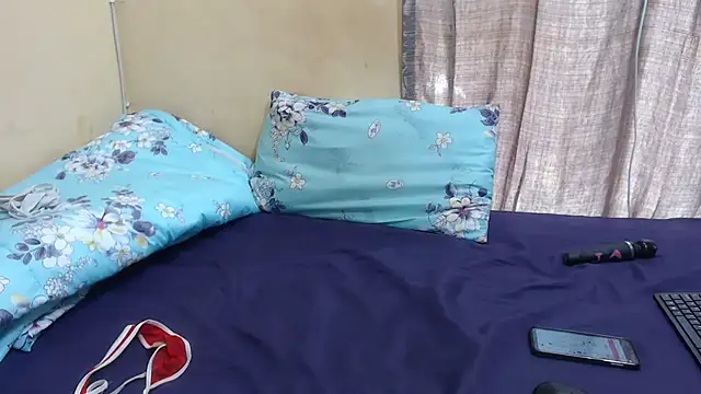 Snapshot of XxxExoticxx27 chatting on 02-13-26, 10:33 XxxExoticxx27 online show from 02-13-26, 10:33