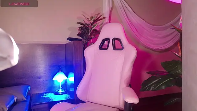 Maddie fields online show from 02-24-26, 04:16