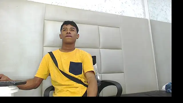 Snapshot of TonnyMarck chatting on 02-17-26, 02:52 TonnyMarck online show from 02-17-26, 02:52