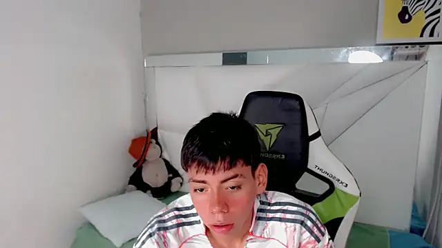 Snapshot of Liarr_ chatting on 02-18-26, 08:16 Liarr online show from 02-18-26, 08:16