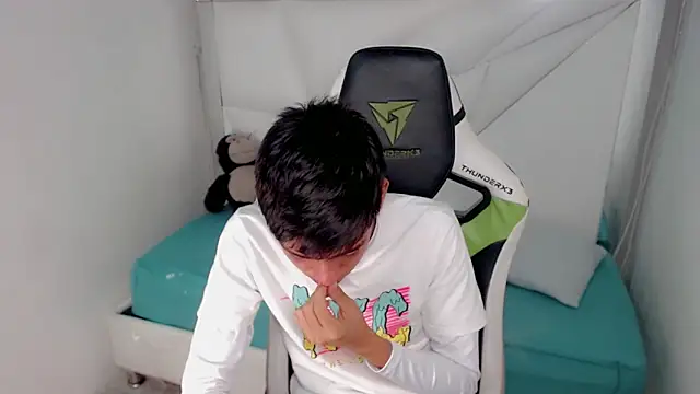 Snapshot of Liarr_ chatting on 02-23-26, 08:06 Liarr online show from 02-23-26, 08:06