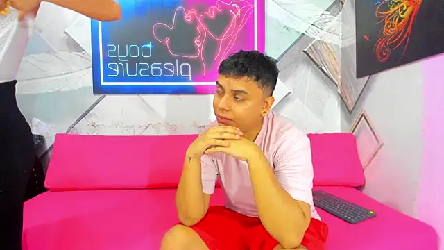 Snapshot of Candy_bhraun chatting on 02-01-26, 10:30 Candy bhraun online show from 02-01-26, 10:30