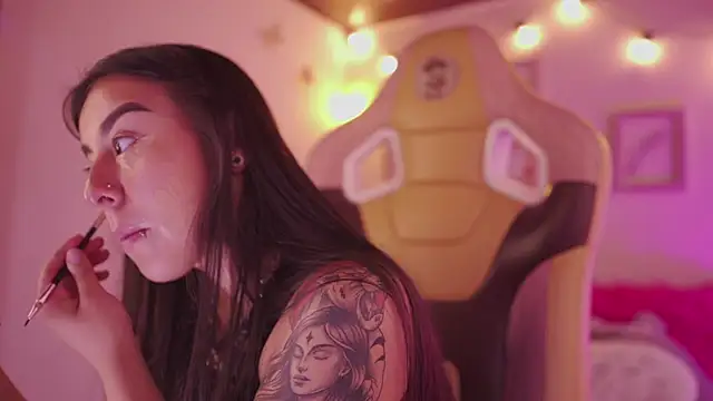 Snapshot of mavi_boo chatting on 02-05-26, 06:34 mavi boo online show from 02-05-26, 06:34