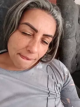 Snapshot of maynor_1998 chatting on 02-22-26, 06:39 maynor 1998 online show from 02-22-26, 06:39