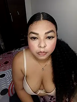 Snapshot of solene09 chatting on 02-10-26, 03:32 solene09 online show from 02-10-26, 03:32