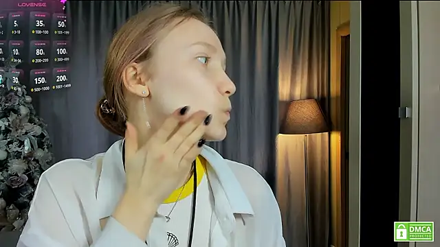 Cutie Ellis online show from 03-15-26, 10:21