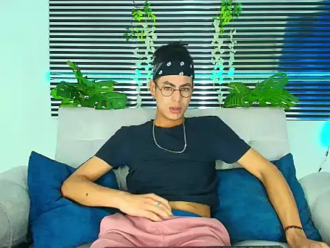 ThiiagoSaeenz online show from 02-03-26, 02:33