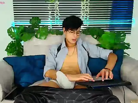 ThiiagoSaeenz online show from 03-04-26, 03:51