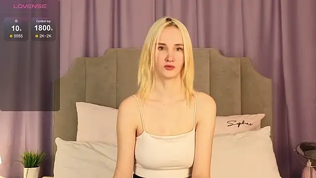 Snapshot of CrystalLili chatting on 02-09-26, 03:32 CrystalLili online show from 02-09-26, 03:32